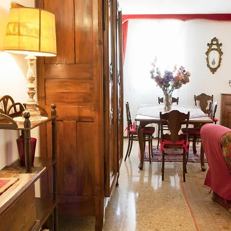 Ca Lezze Bell'Appartamento Nel Cuore Di Venezia Exterior photo